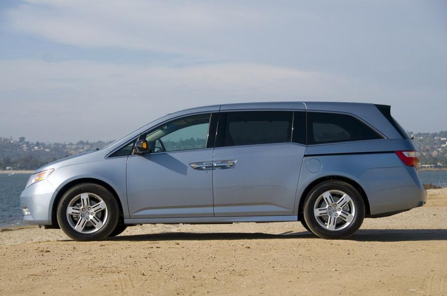  Honda Odyssey 2011 года  (фото 6 из 162)